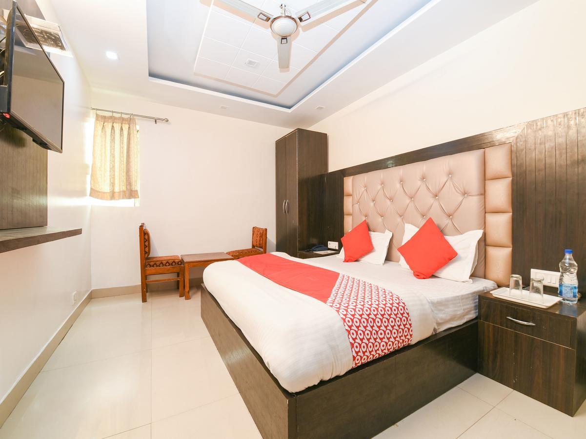 Oyo 14721 Hotel Vishesh Continental 德里 外观 照片