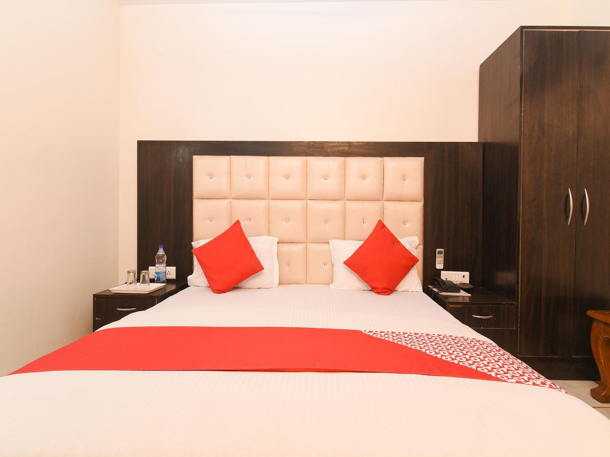 Oyo 14721 Hotel Vishesh Continental 德里 外观 照片
