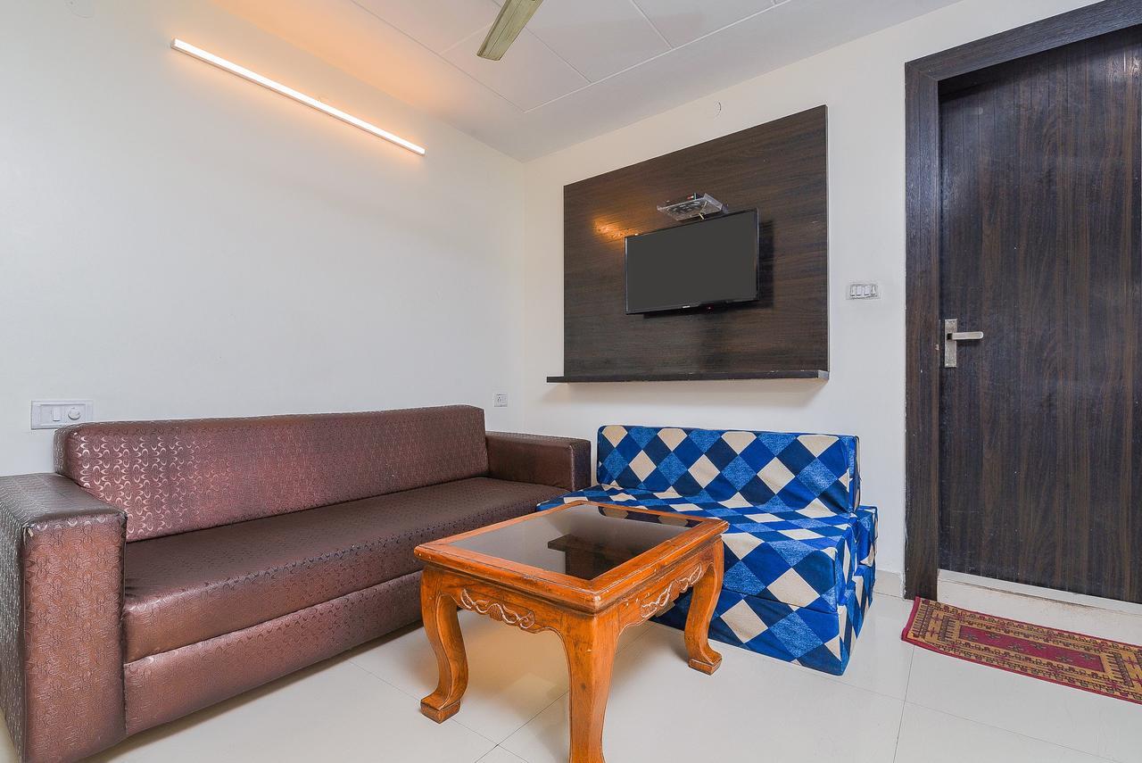 Oyo 14721 Hotel Vishesh Continental 德里 外观 照片